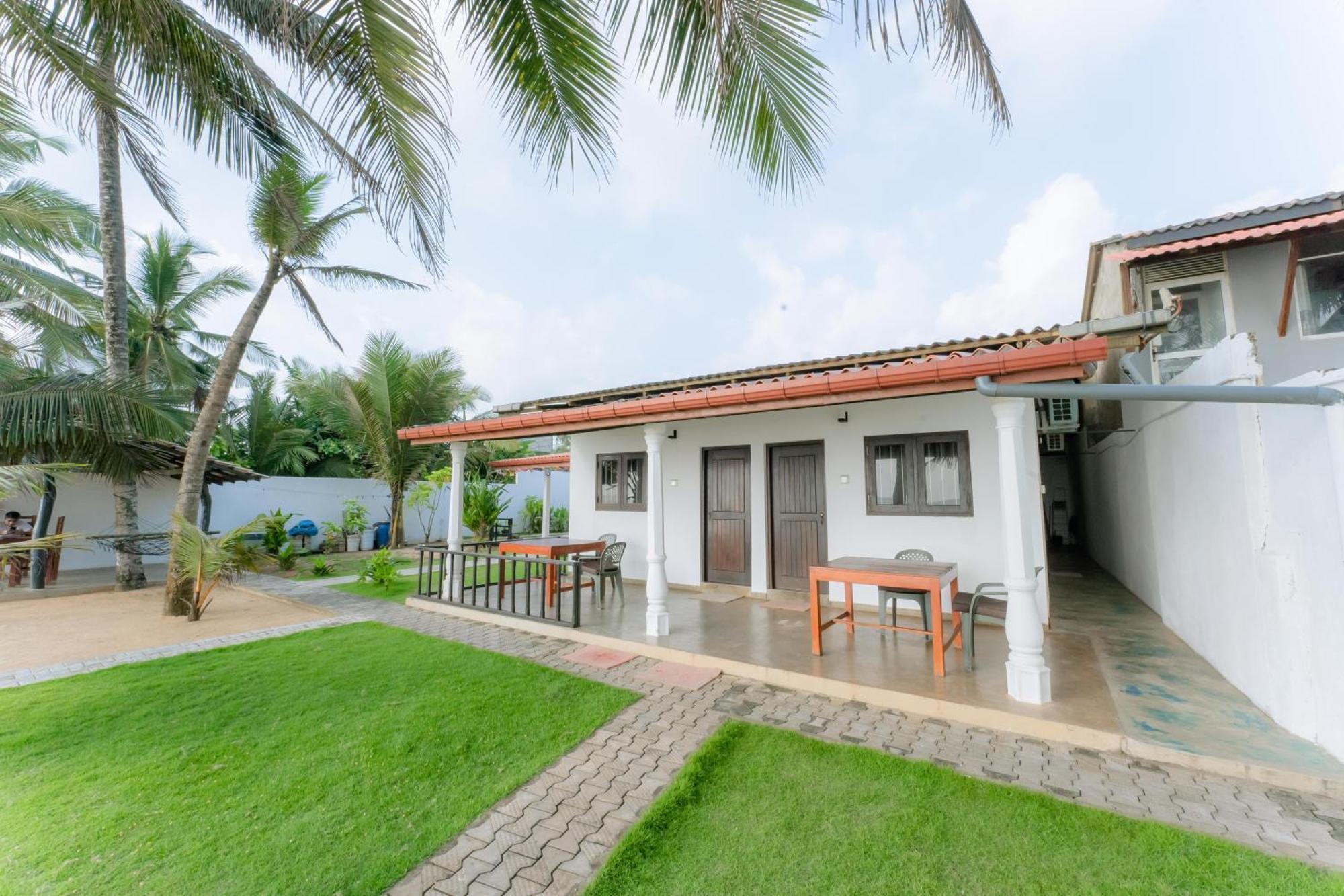 Saman Beach Guest House Bussa Exterior foto